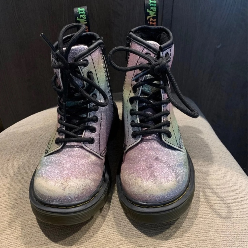 ❌SOLD❌Dr. Martens kids boots. Size 12 US and 29EU